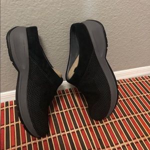 Woman dansko shoe size 38
